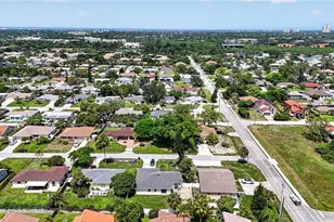 27506 Playa Del Rey Ln, Bonita Springs, FL 34135 - Photo 8