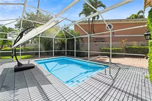 5513 Cove Cir, Naples, FL 34119 - Photo 2