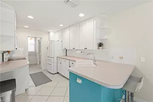 5513 Cove Cir, Naples, FL 34119 - Photo 8