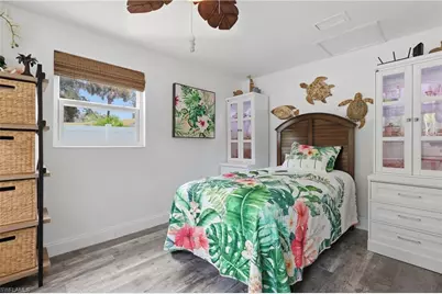 1447 Shadowlawn Dr, Naples, FL 34104 - Photo 6