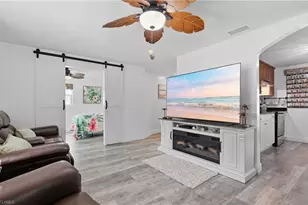 1447 Shadowlawn Dr, Naples, FL 34104 - Photo 4