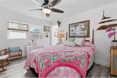 1447 Shadowlawn Dr, Naples, FL 34104 - Photo 12