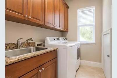 2915 Coco Lakes Dr, Naples, FL 34105 - Photo 22