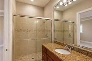 2915 Coco Lakes Dr, Naples, FL 34105 - Photo 32