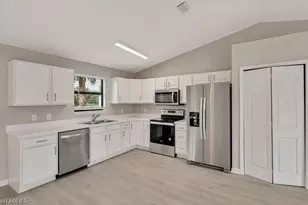508 Cottonwood Ave S, Lehigh Acres, FL 33974 - Photo 4