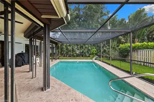 433 Golfview Dr, Naples, FL 34110 - Photo 6