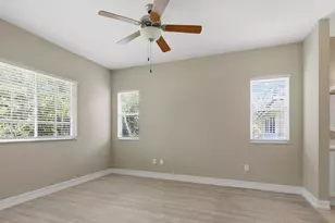 600 Luisa Ct, Naples, FL 34104 - Photo 10
