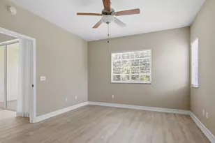 600 Luisa Ct, Naples, FL 34104 - Photo 12