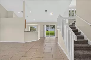 523 SE 25th Ln, Cape Coral, FL 33904 - Photo 2
