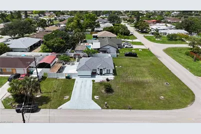 5225 23rd Ave SW, Naples, FL 34116 - Photo 2