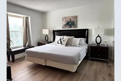1900 Alamanda Dr #303, Naples, FL 34102 - Photo 10