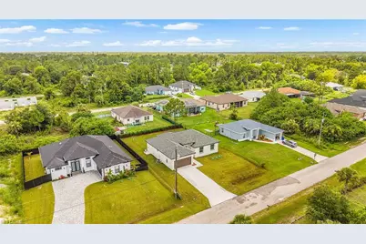 748 Chestnut St E, Lehigh Acres, FL 33974 - Photo 30