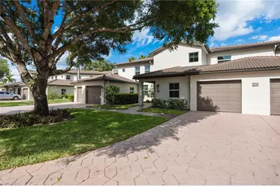 300 Diamond Cir #308, Naples, FL 34110 - Photo 2