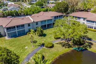 300 Diamond Cir, Naples, FL 34110 - Photo 24