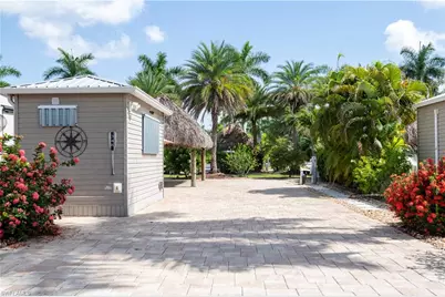 10331 Fire Flag Trl, Fort Myers, FL 33905 - Photo 2