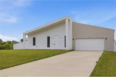 840 Carpenter St E, Lehigh Acres, FL 33974 - Photo 2