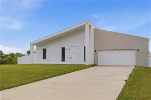 840 Carpenter St E, Lehigh Acres, FL 33974 - Photo 2