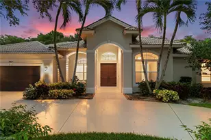 6821 Wellington Dr, Naples, FL 34109 - Photo 2