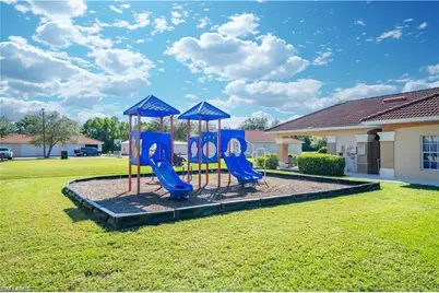 4110 Castilla Cir #105, Fort Myers, FL 33916 - Photo 22