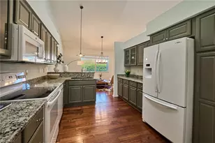 186 Muirfield Cir, Naples, FL 34113 - Photo 8