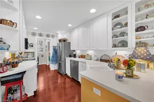 5505 Cove Cir, Naples, FL 34119 - Photo 2