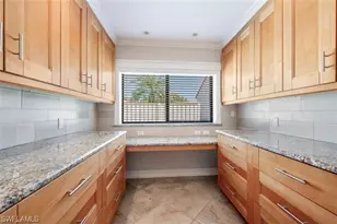 551 Beachwalk Cir, Naples, FL 34108 - Photo 28