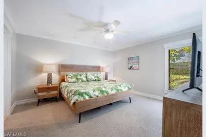 551 Beachwalk Cir, Naples, FL 34108 - Photo 18