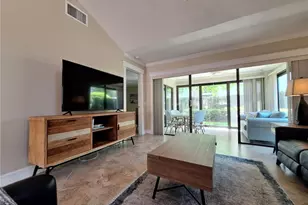 551 Beachwalk Cir, Naples, FL 34108 - Photo 32