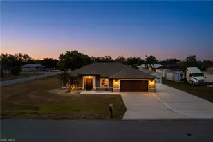 401 Candlewick Cir E, Lehigh Acres, FL 33936 - Photo 44