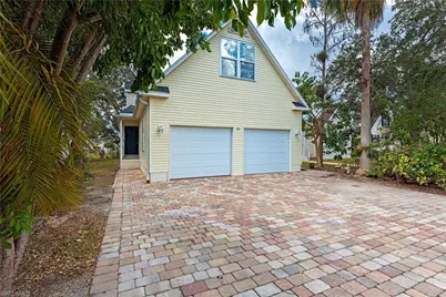 481 Leawood Cir, Naples, FL 34104 - Photo 16