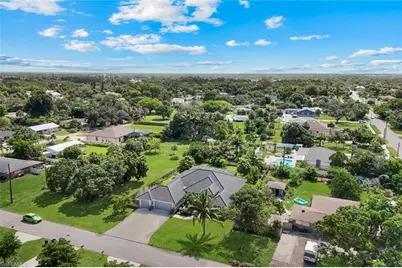 27741 S Roslin Pl, Bonita Springs, FL 34135 - Photo 4