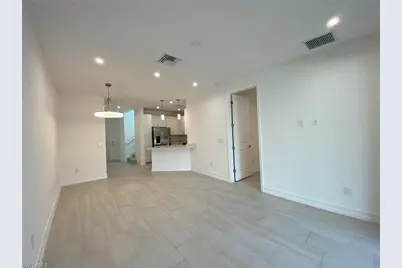 7530 Rockefeller Dr, Naples, FL 34119 - Photo 4