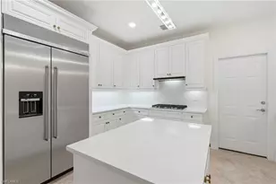 2886 Castillo Ct, Naples, FL 34109 - Photo 14
