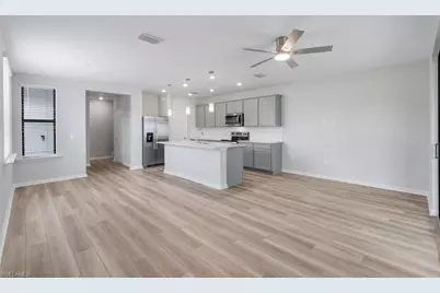 27907 Radiant Ct, Bonita Springs, FL 34135 - Photo 6