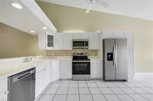 2055 Cascades Dr, Naples, FL 34112 - Photo 10
