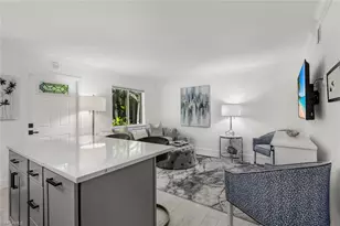 960 7th St S, Naples, FL 34102 - Photo 12