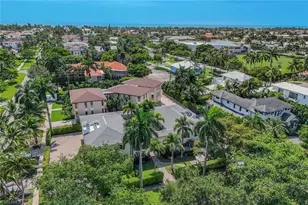 960 7th St S, Naples, FL 34102 - Photo 28