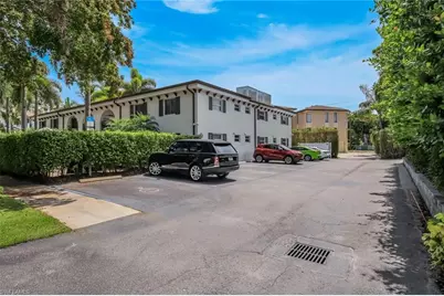960 7th St S #105, Naples, FL 34102 - Photo 22