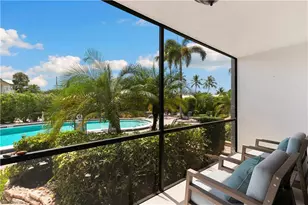 1050 6th St S, Naples, FL 34102 - Photo 26
