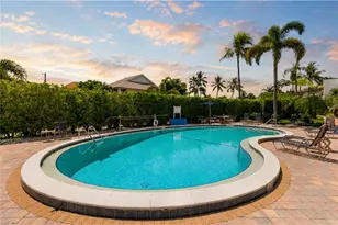 1050 6th St S, Naples, FL 34102 - Photo 6