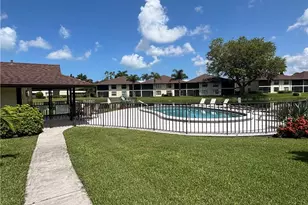 1600 Misty Pines Cir, Naples, FL 34105 - Photo 16