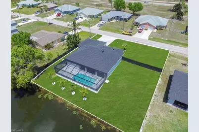 329 SW 26th Pl, Cape Coral, FL 33991 - Photo 2