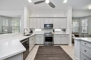 700 Bentwater Cir, Naples, FL 34108 - Photo 6