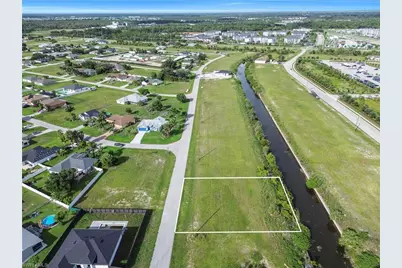 2104 NE 13th Ln, Cape Coral, FL 33909 - Photo 2