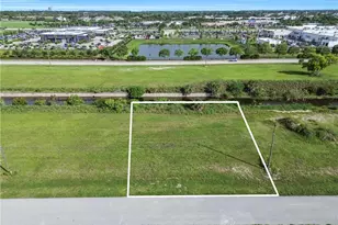 2104 NE 13th Ln, Cape Coral, FL 33909 - Photo 1