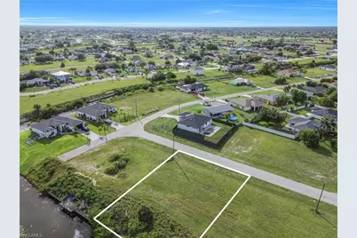2104 NE 13th Ln, Cape Coral, FL 33909 - Photo 6