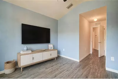 904 Hampton Cir, Naples, FL 34105 - Photo 18