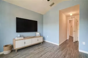 904 Hampton Cir, Naples, FL 34105 - Photo 18