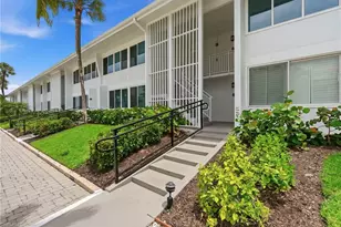 1065 Gulf Shore Blvd N, Naples, FL 34102 - Photo 26