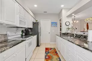11163 Longshore Way E, Naples, FL 34119 - Photo 4